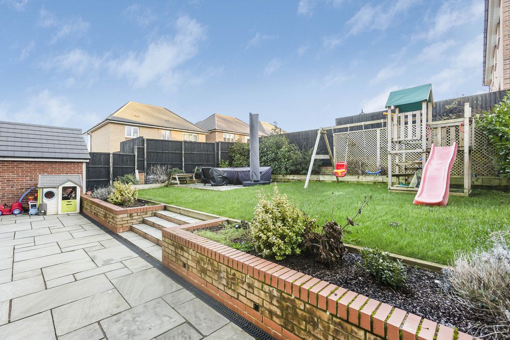 Property photo 2 of 37