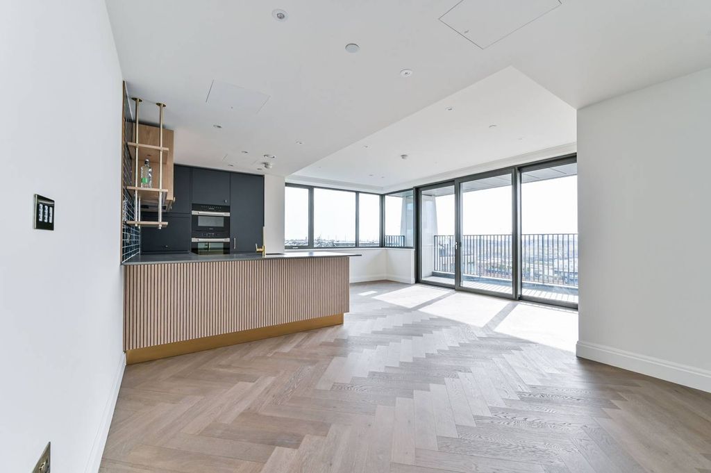 Property photo 1 of 33