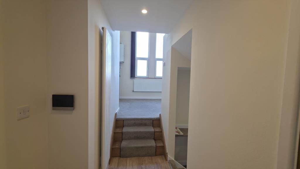Property photo 2 of 6 Entrance
