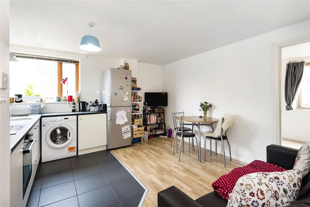 Property photo 3 of 14