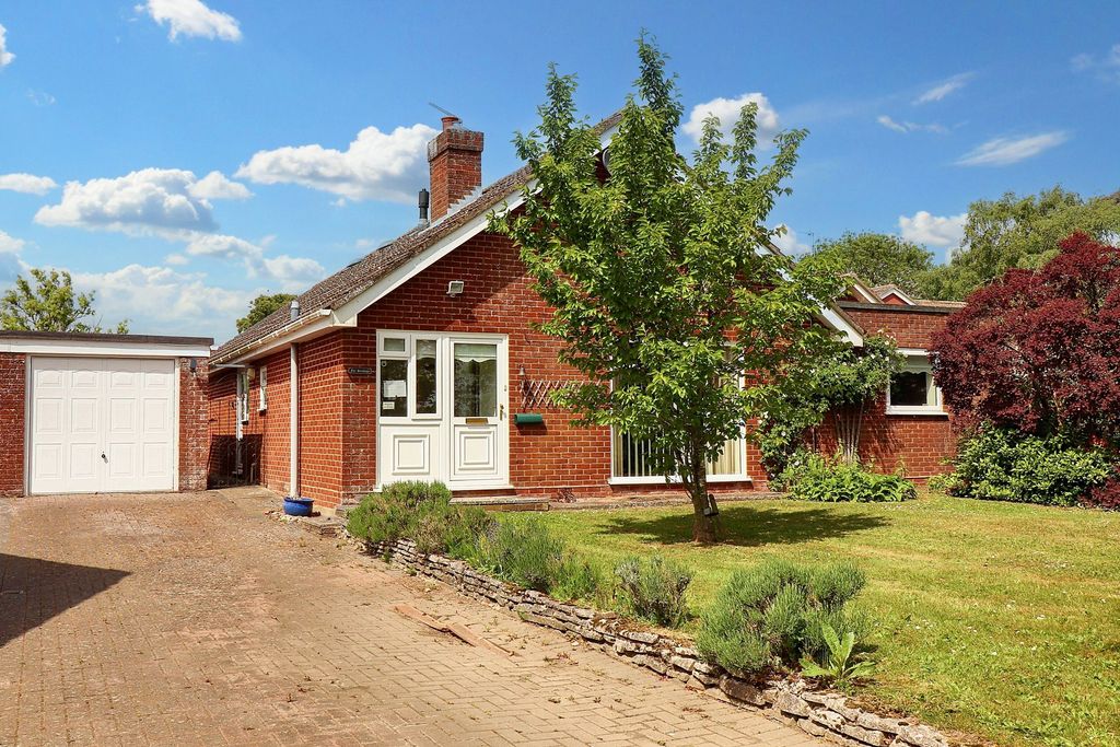 Property photo 1 of 18