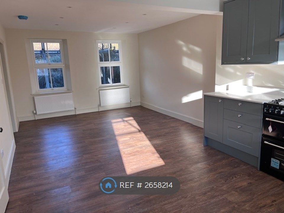 Property photo 1 of 11 Kitchen / Dining Room