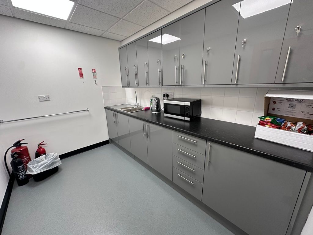 Property photo 3 of 7 Photo 6