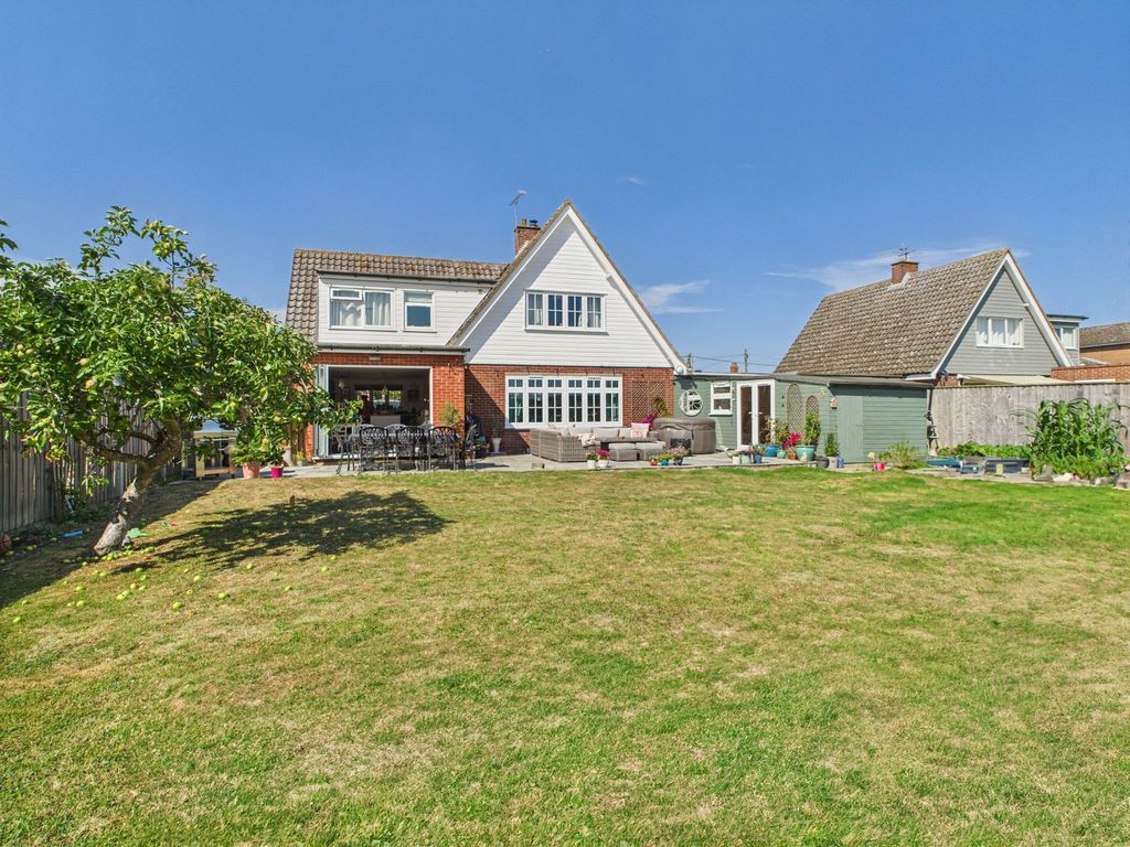 Property photo 2 of 22