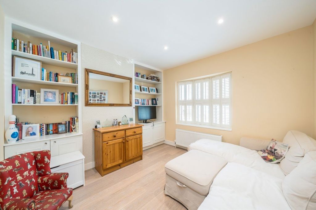 Property photo 2 of 6