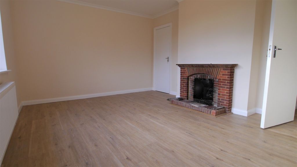 Property photo 3 of 16 Dining Room