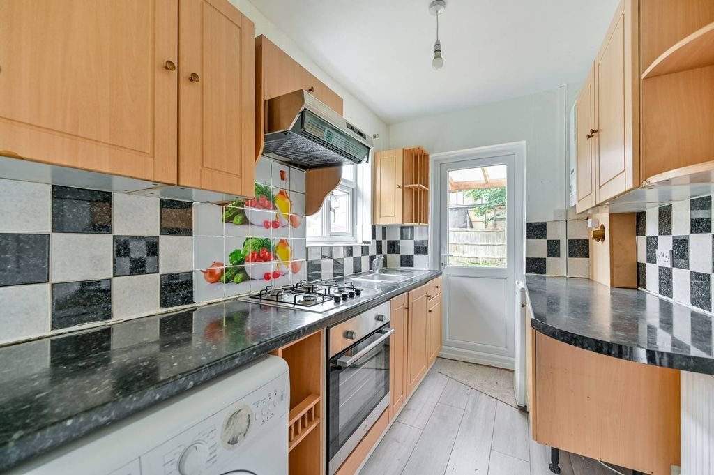Property photo 2 of 9