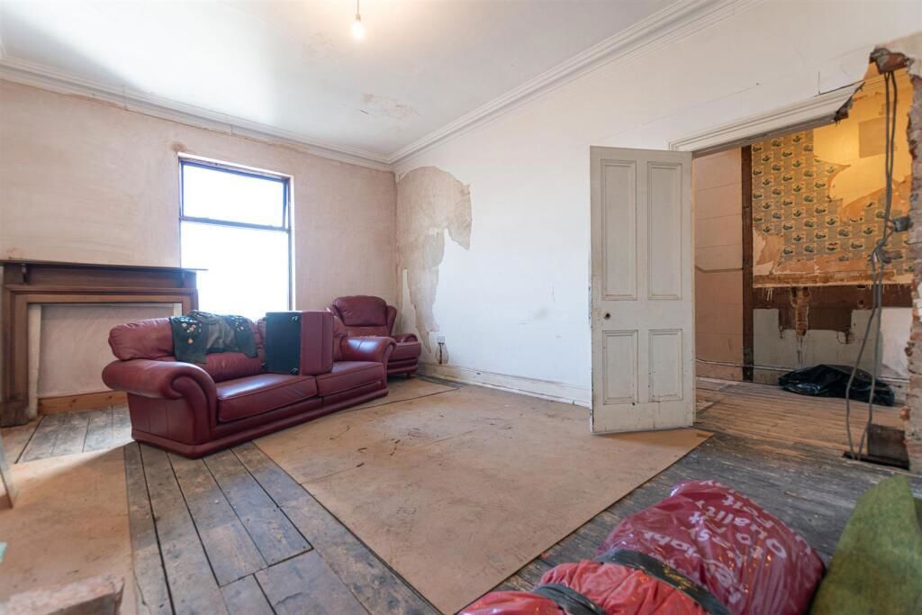 Property photo 3 of 18