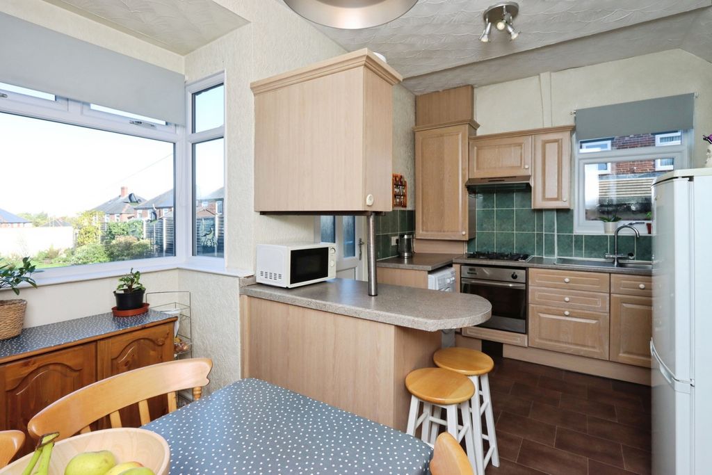 Property photo 3 of 17 Photo