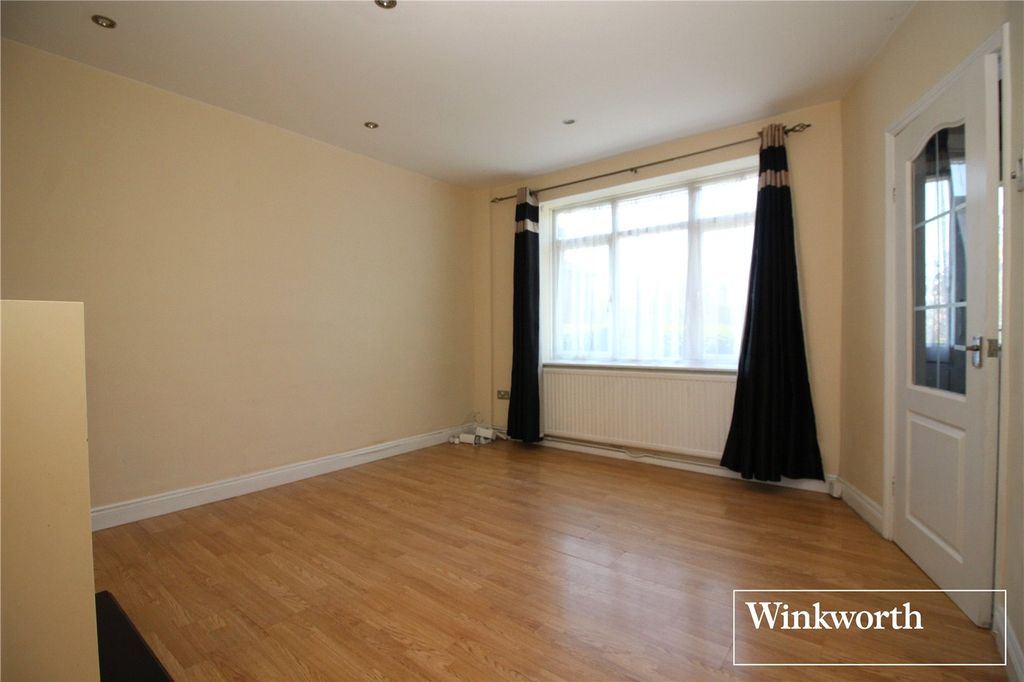 Property photo 3 of 11 Picture No. 29