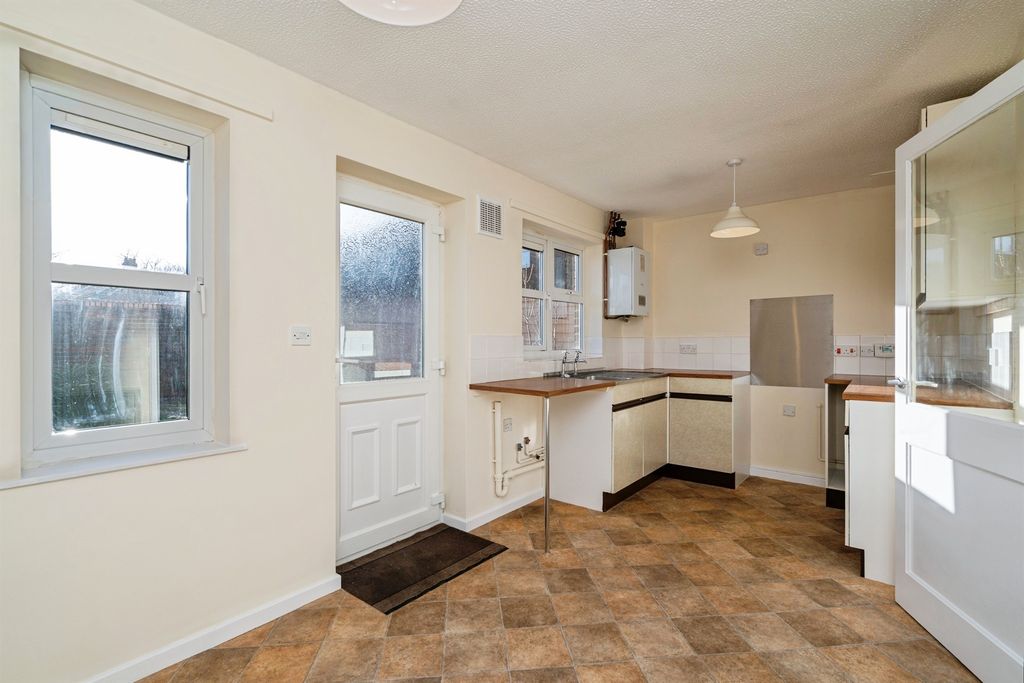 Property photo 2 of 14