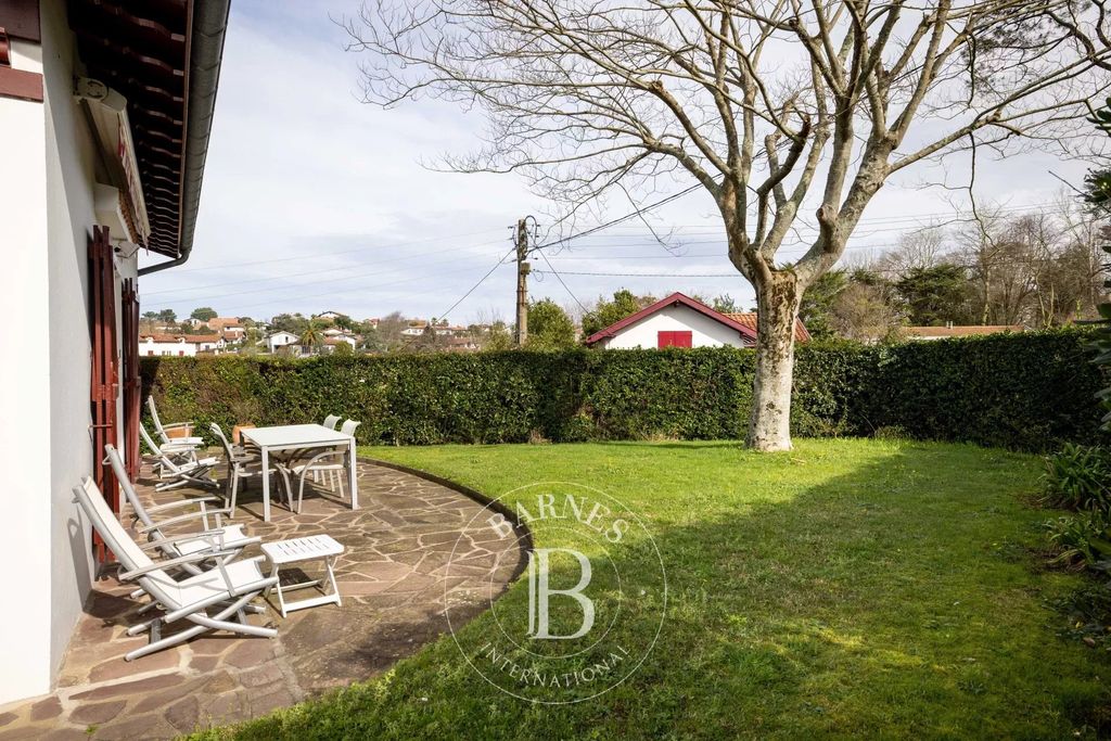 Property photo 2 of 11