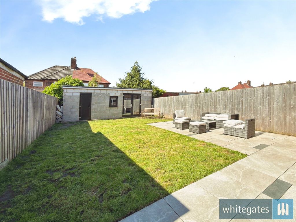 Property photo 2 of 18 Picture No. 05