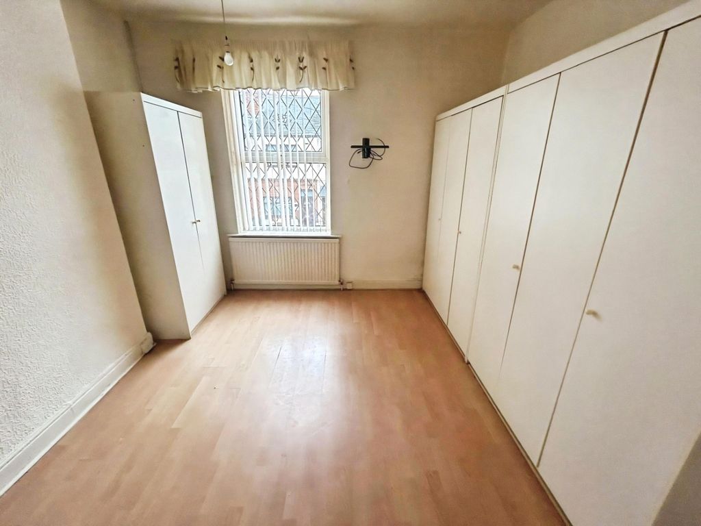 Property photo 3 of 11 Pbox-Img.Jpg