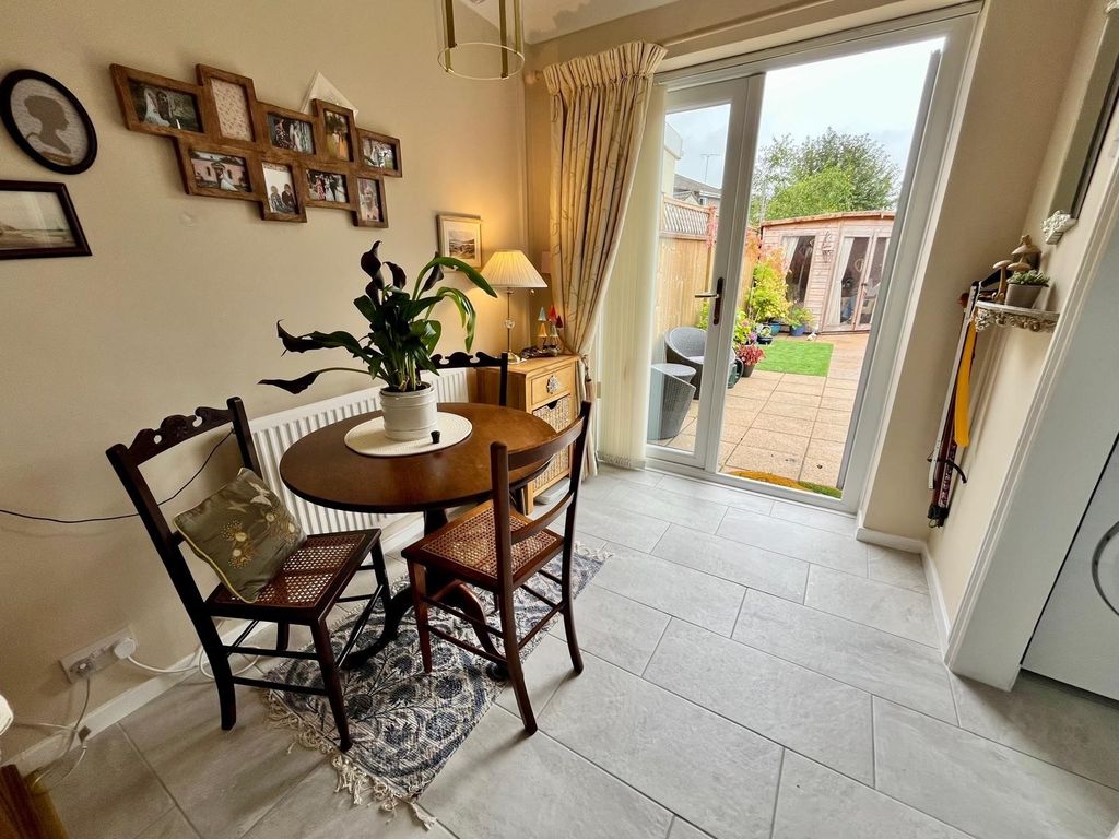 Property photo 3 of 22 Dining Area