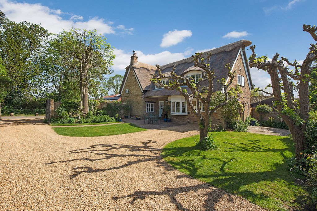 Property photo 1 of 42