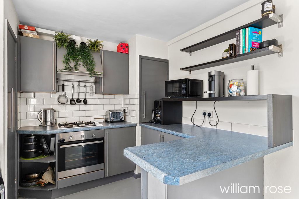 Property photo 2 of 15 Broomhillcourt_7.Jpg