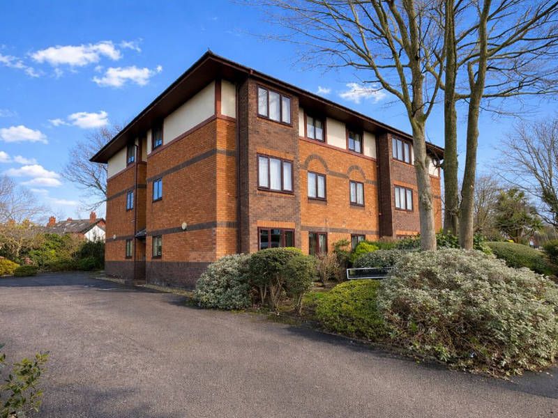 Property photo 1 of 17 Lawswood