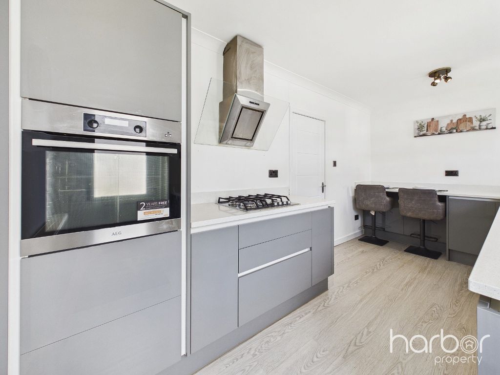 Property photo 2 of 21 5041296