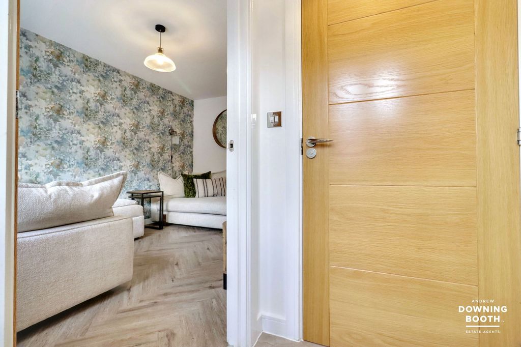 Property photo 2 of 23