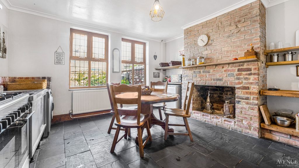 Property photo 2 of 27 5278695