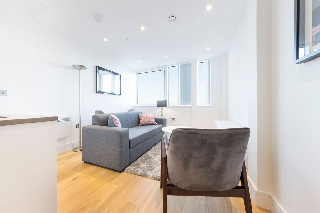 Property photo 2 of 9