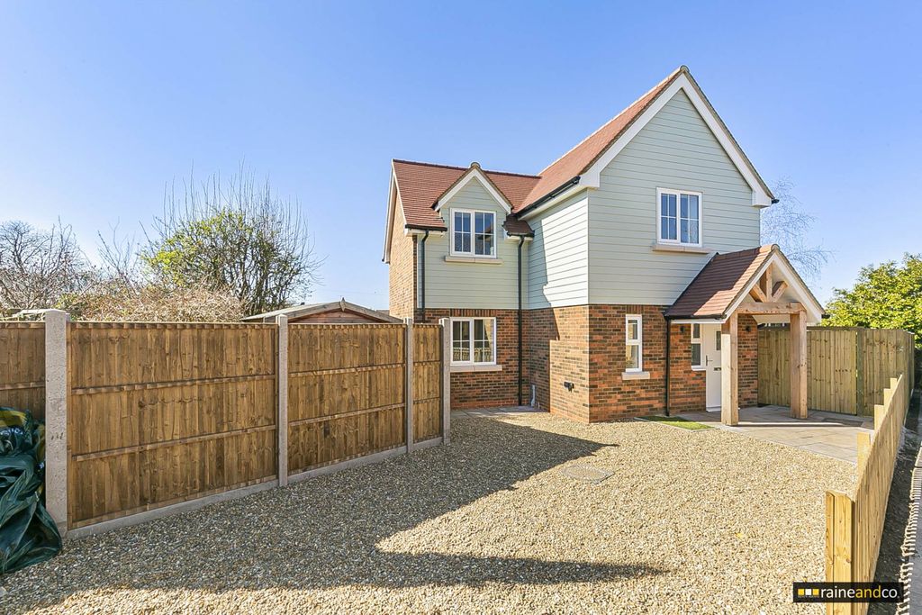 Property photo 1 of 28