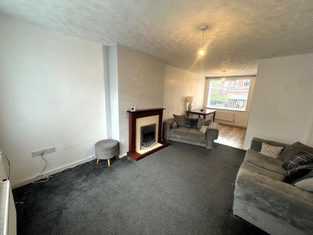 Property photo 3 of 17 Lounge/Diner