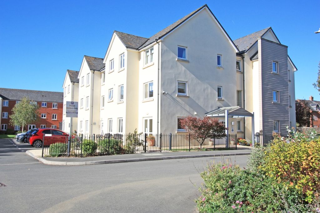 Property photo 1 of 11