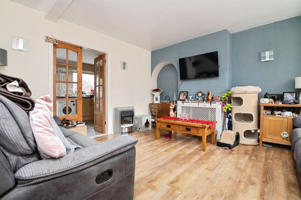 Property photo 3 of 20