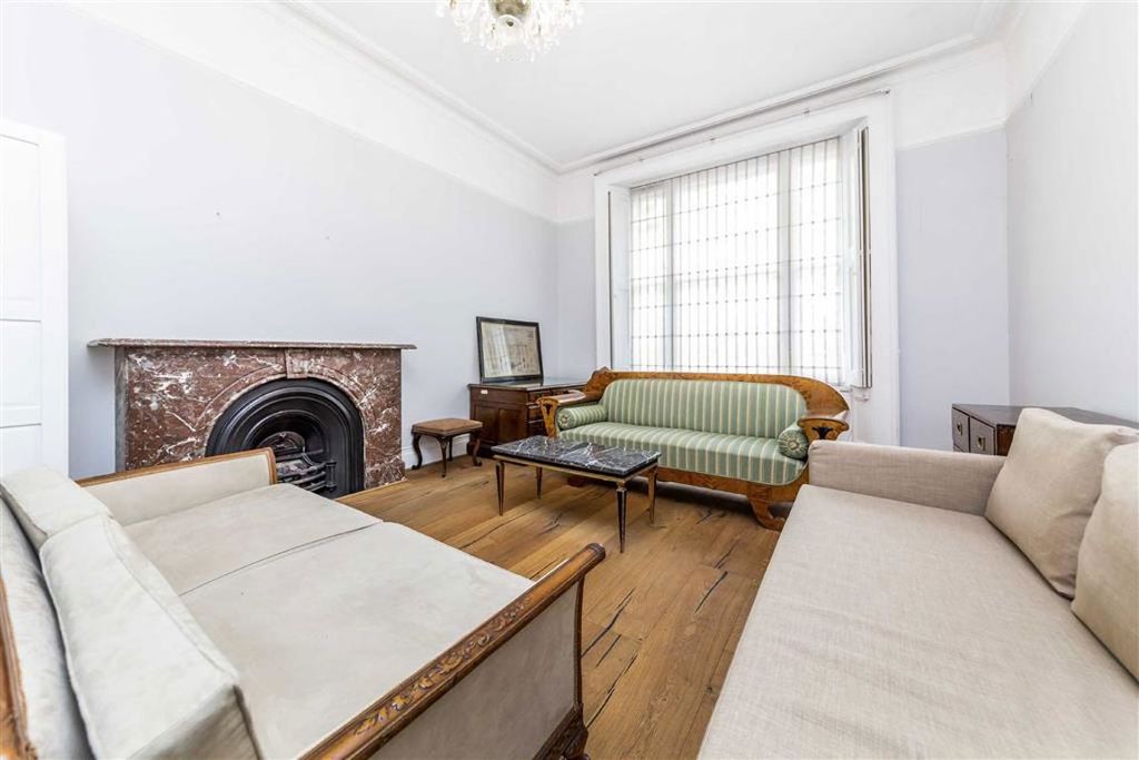 Property photo 1 of 5