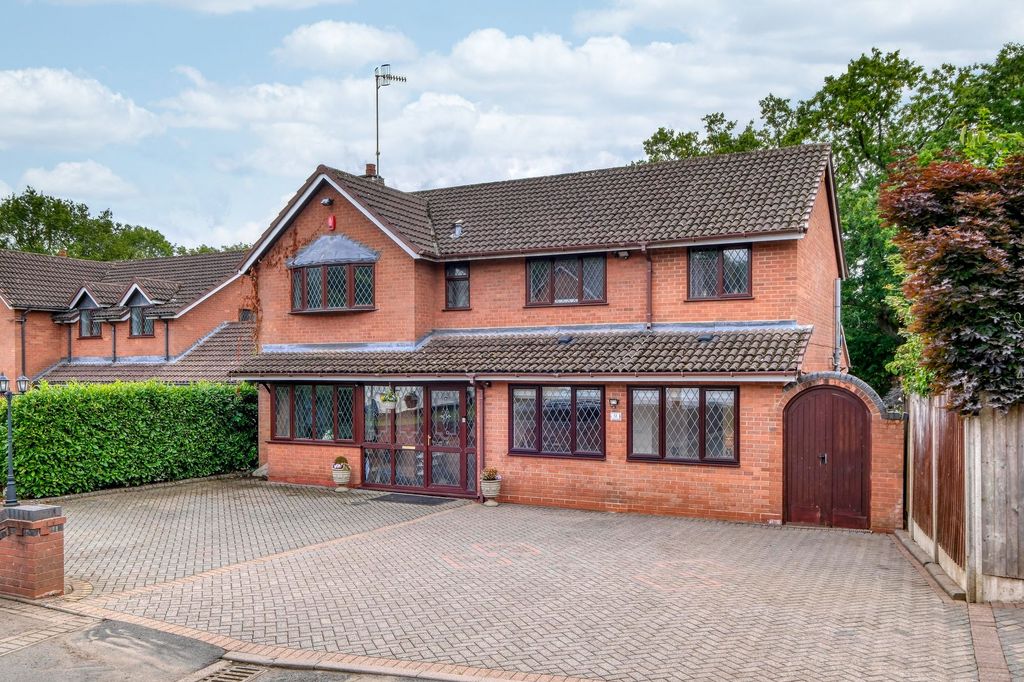 Property photo 1 of 27