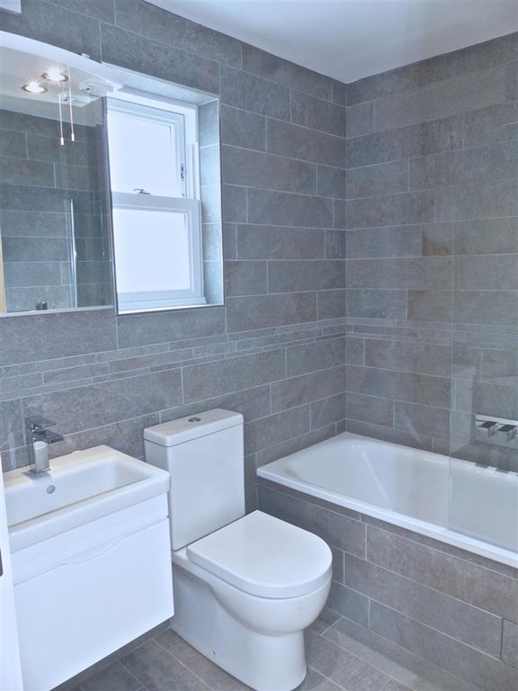 Property photo 3 of 16 Bathroom