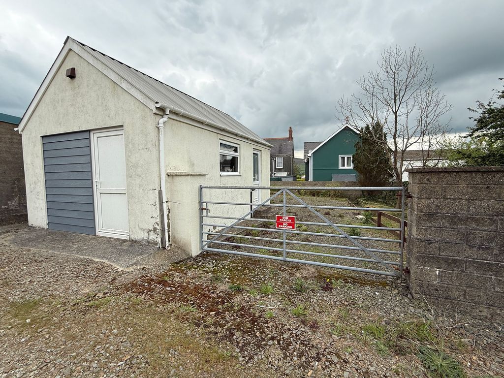 Property photo 1 of 8
