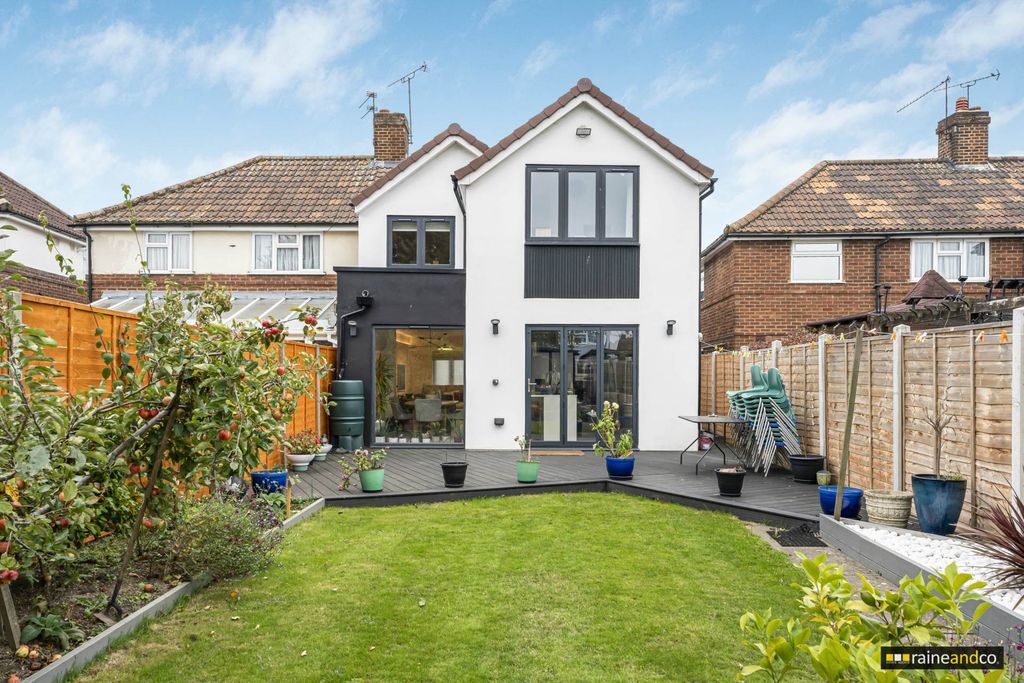 Property photo 1 of 28