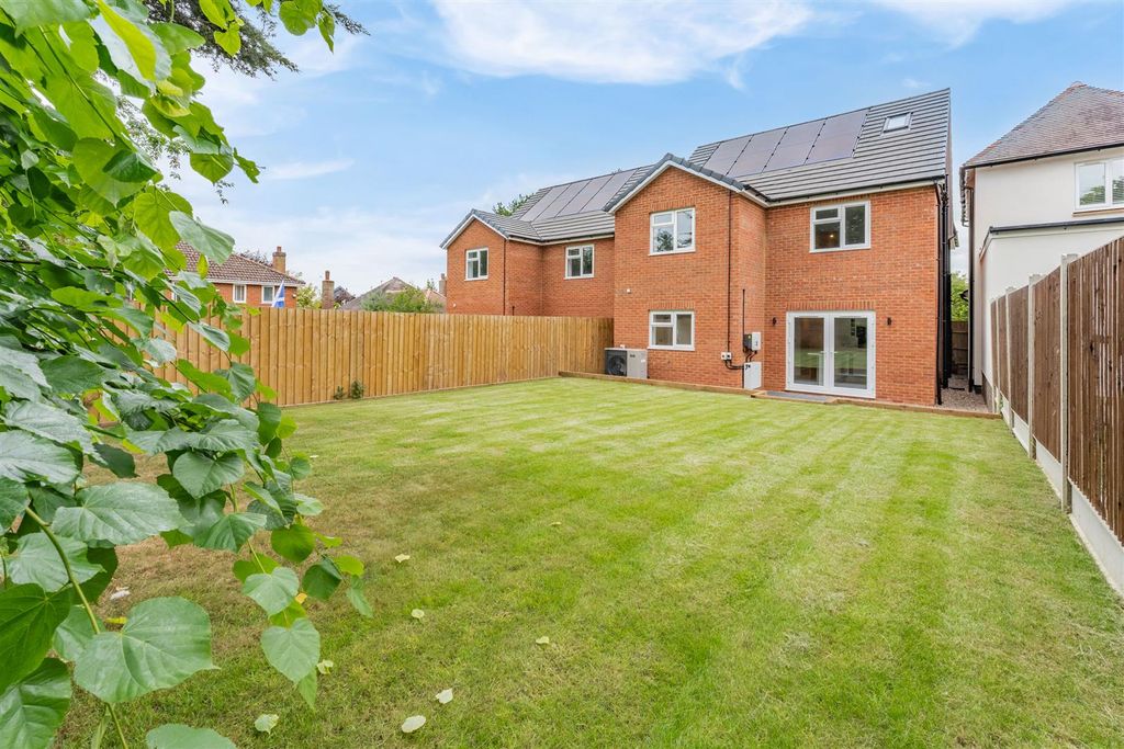 Property photo 1 of 39