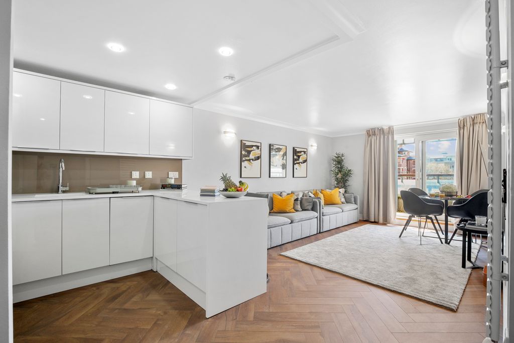 Property photo 2 of 59