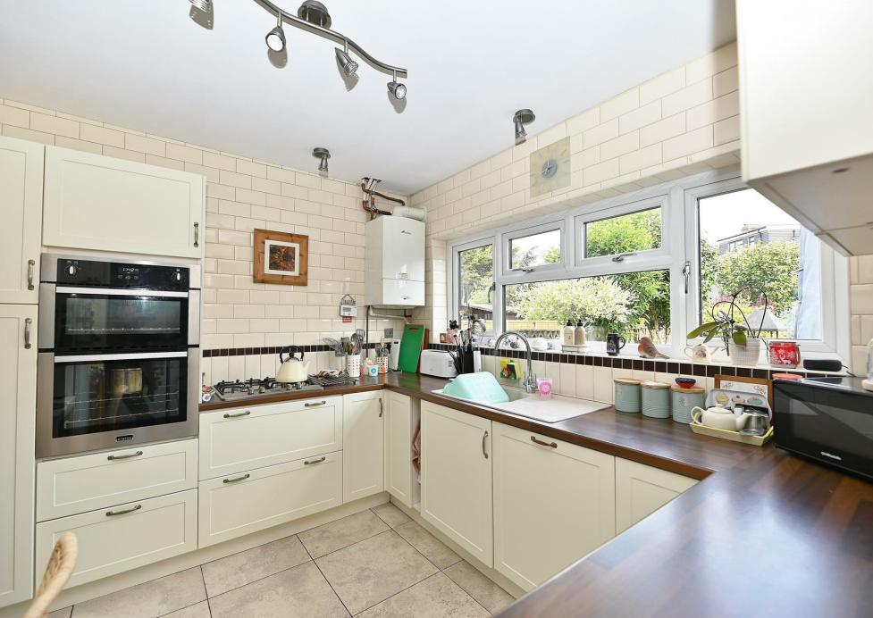 Property photo 3 of 6