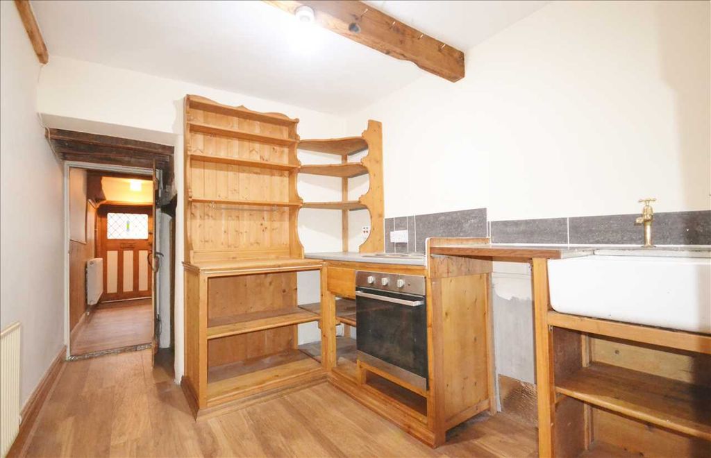 Property photo 3 of 8 Kitchen