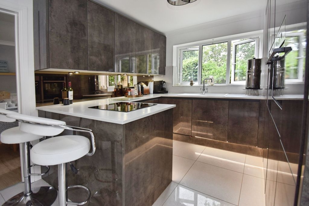Property photo 2 of 25 Pbox-Img.Jpg