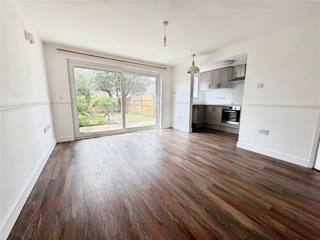 Property photo 3 of 10 Diner/ Kitchen