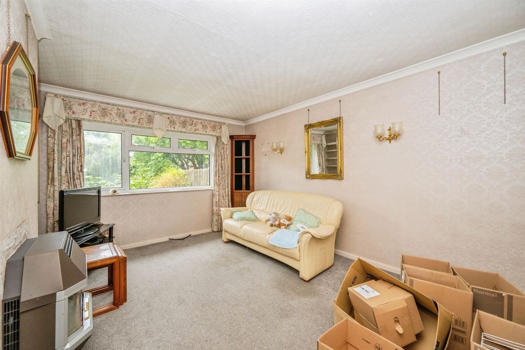 Property photo 3 of 20