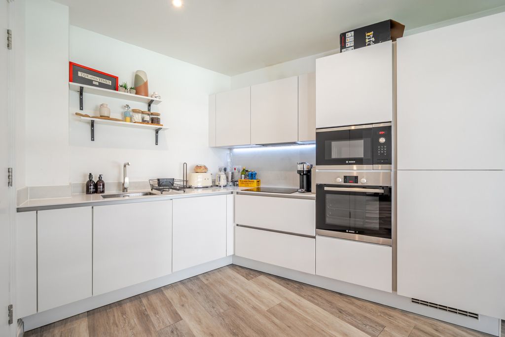 Property photo 2 of 18 Kitchen