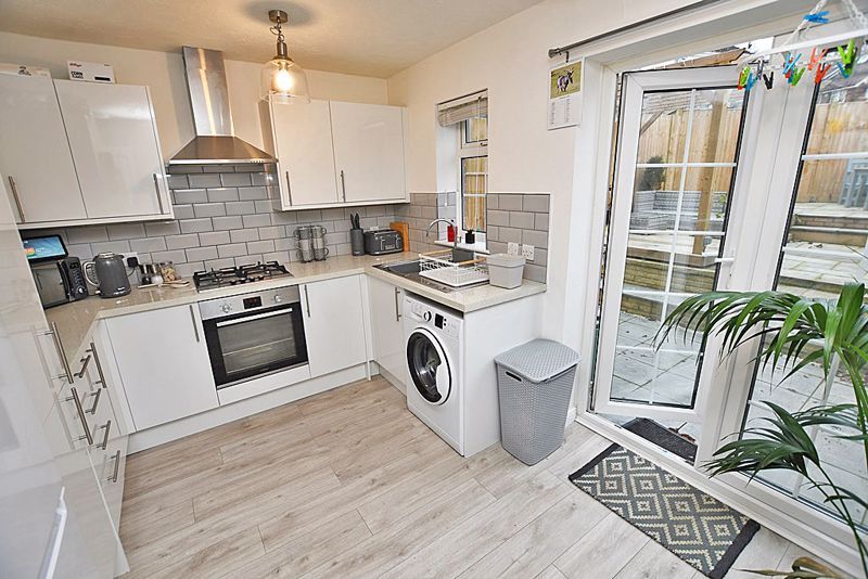 Property photo 2 of 9 Photo 6