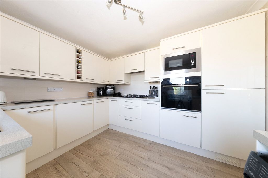 Property photo 2 of 18 Kitchen