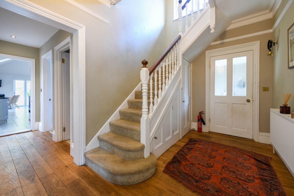 Property photo 2 of 26