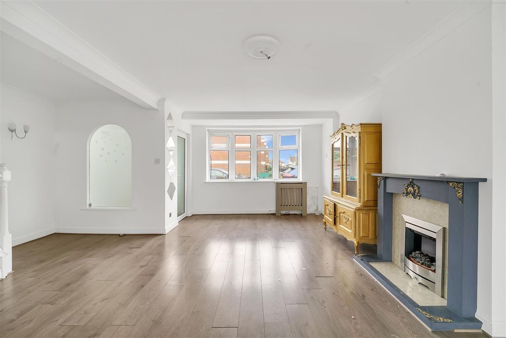 Property photo 2 of 16 3.Jpg
