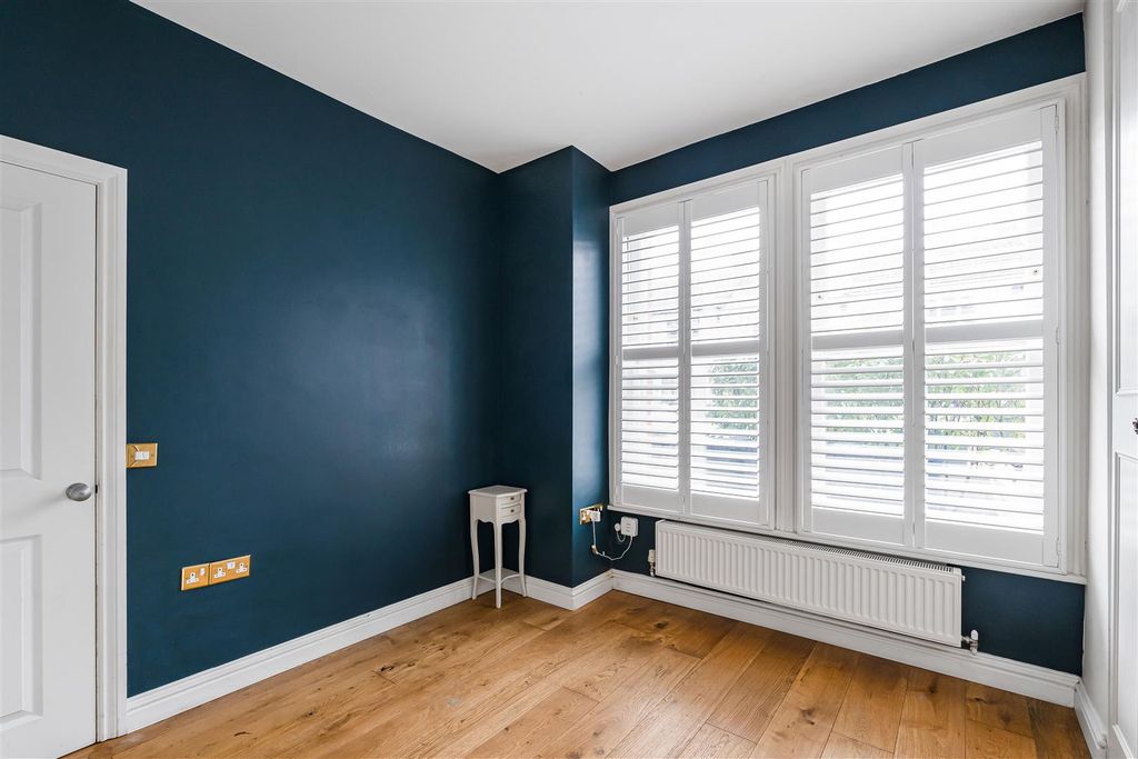 Property photo 3 of 12