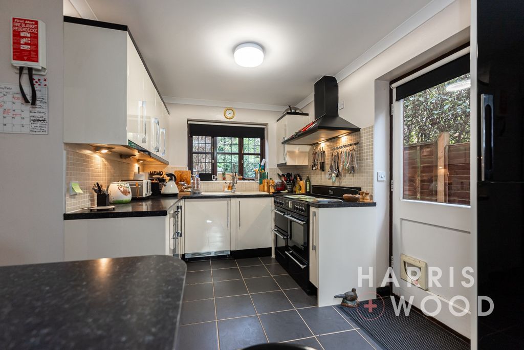 Property photo 2 of 28 3935774