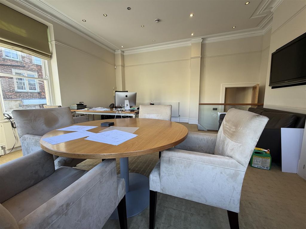 Property photo 3 of 9 Image00008.Jpeg